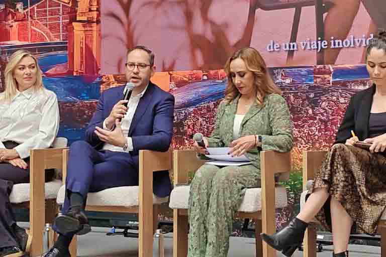 Carlos Borboa, director del Concurso Mundial de Bruselas, hablando sobre la industria vitivinícola.