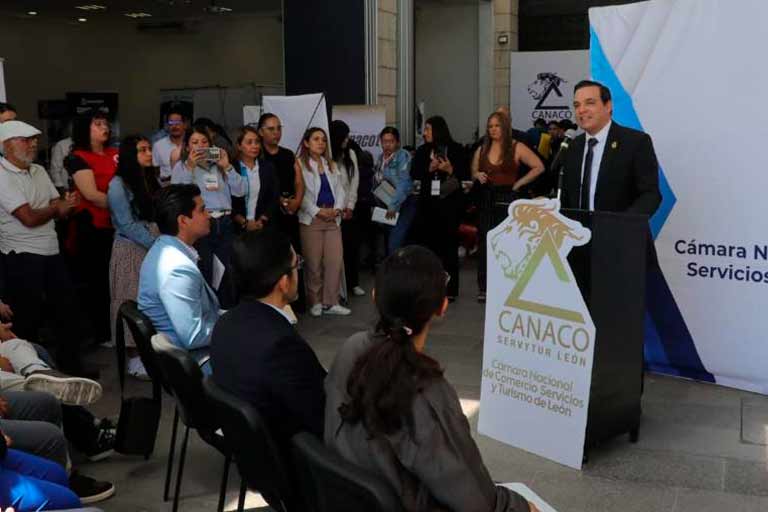 Arranca la Feria de Regreso a Clases 2026 y de Servicios en CANACO León
