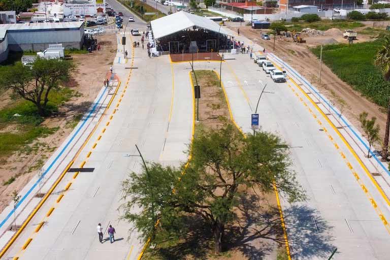 ,La presidenta municipal Ale Gutiérrez y la gobernadora Libia Dennise en la inauguración del bulevar Cañaveral en León.