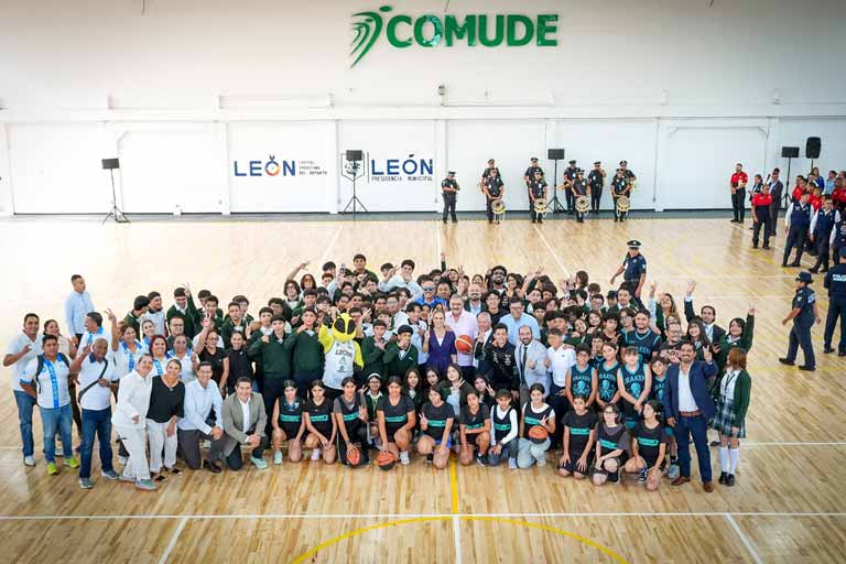 Renuevan auditorio Arturo «Mano Santa» Guerrero con programa Participa León