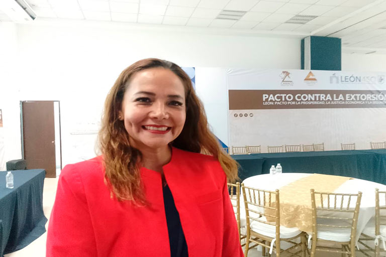 Presidenta del Colegio de Contadores de León explica el retraso del SAT en la devolución de impuestos a contribuyentes.