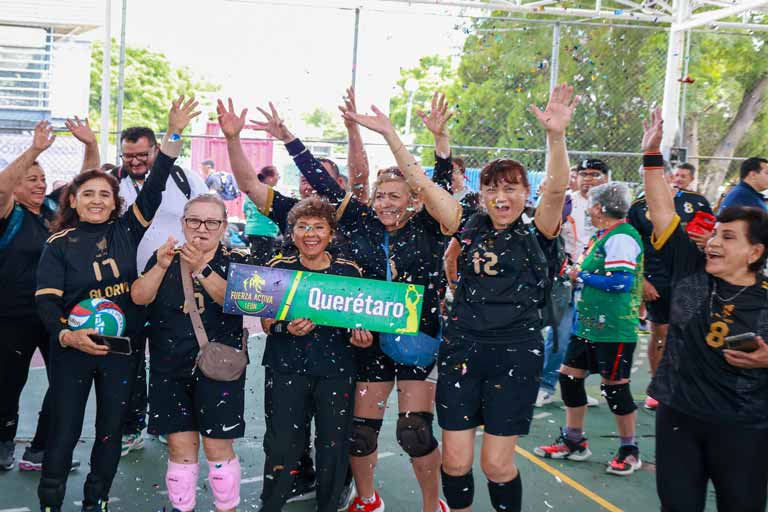 León reúne a mil adultos mayores en el Tercer Torneo Nacional de Cachibol